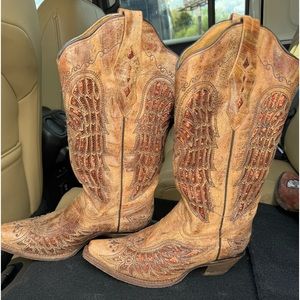 Corral cowboy boots size 6 good condition!!